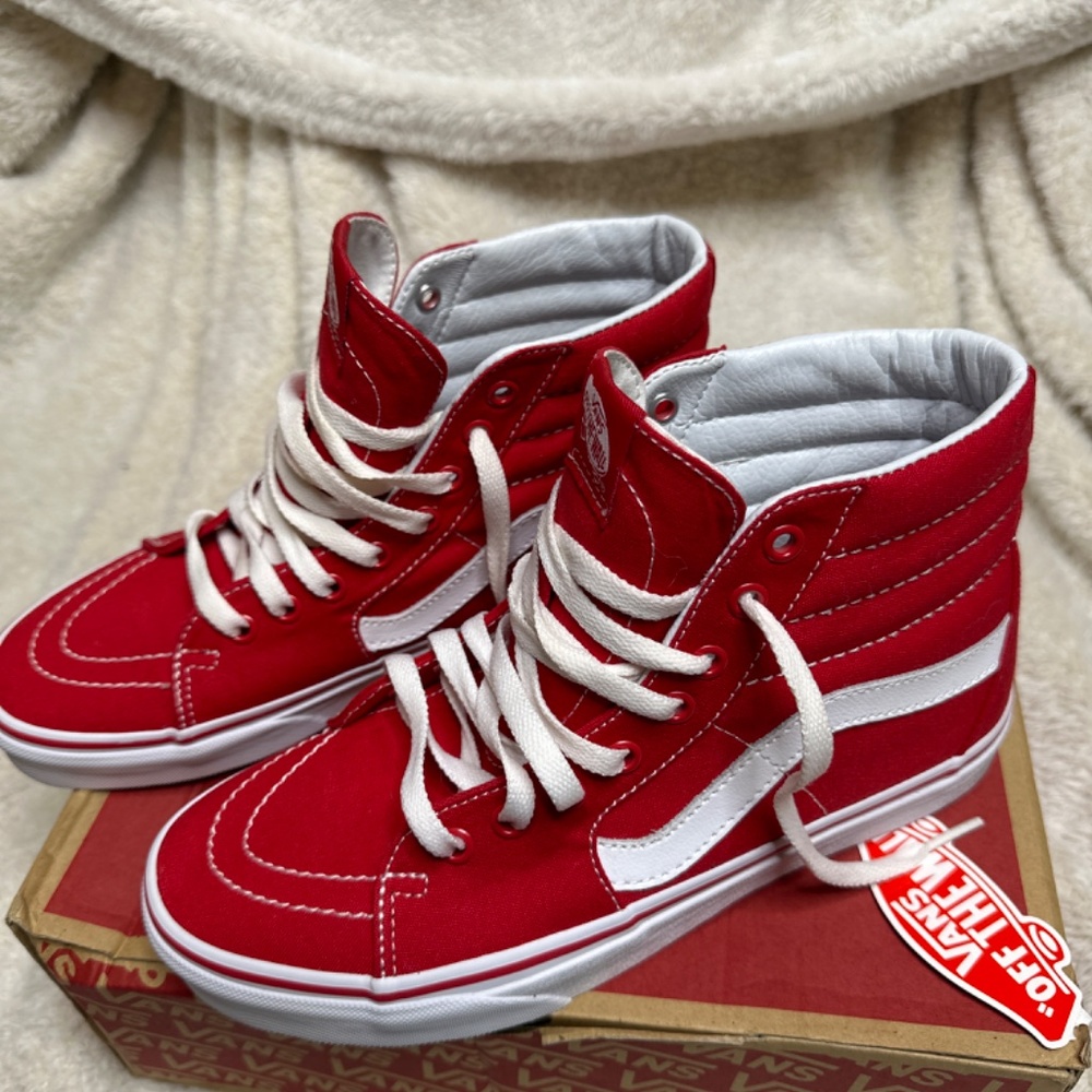 Vans - Picture 2 of 4